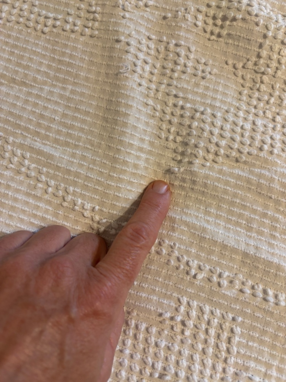 White Chenille Bedspread - Picture 7 of 9
